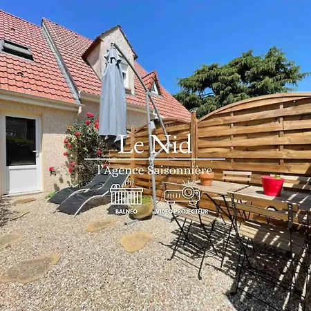 Le Nid - Charmante Petite Maison Avec Balneo Gambais Exterior foto