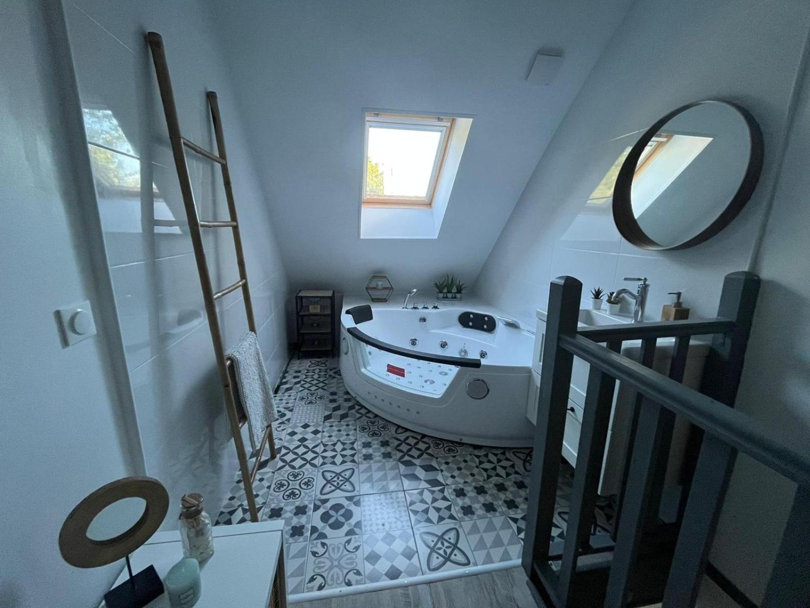 Holiday home Le Nid - Charmante Petite Maison Avec Balneo *