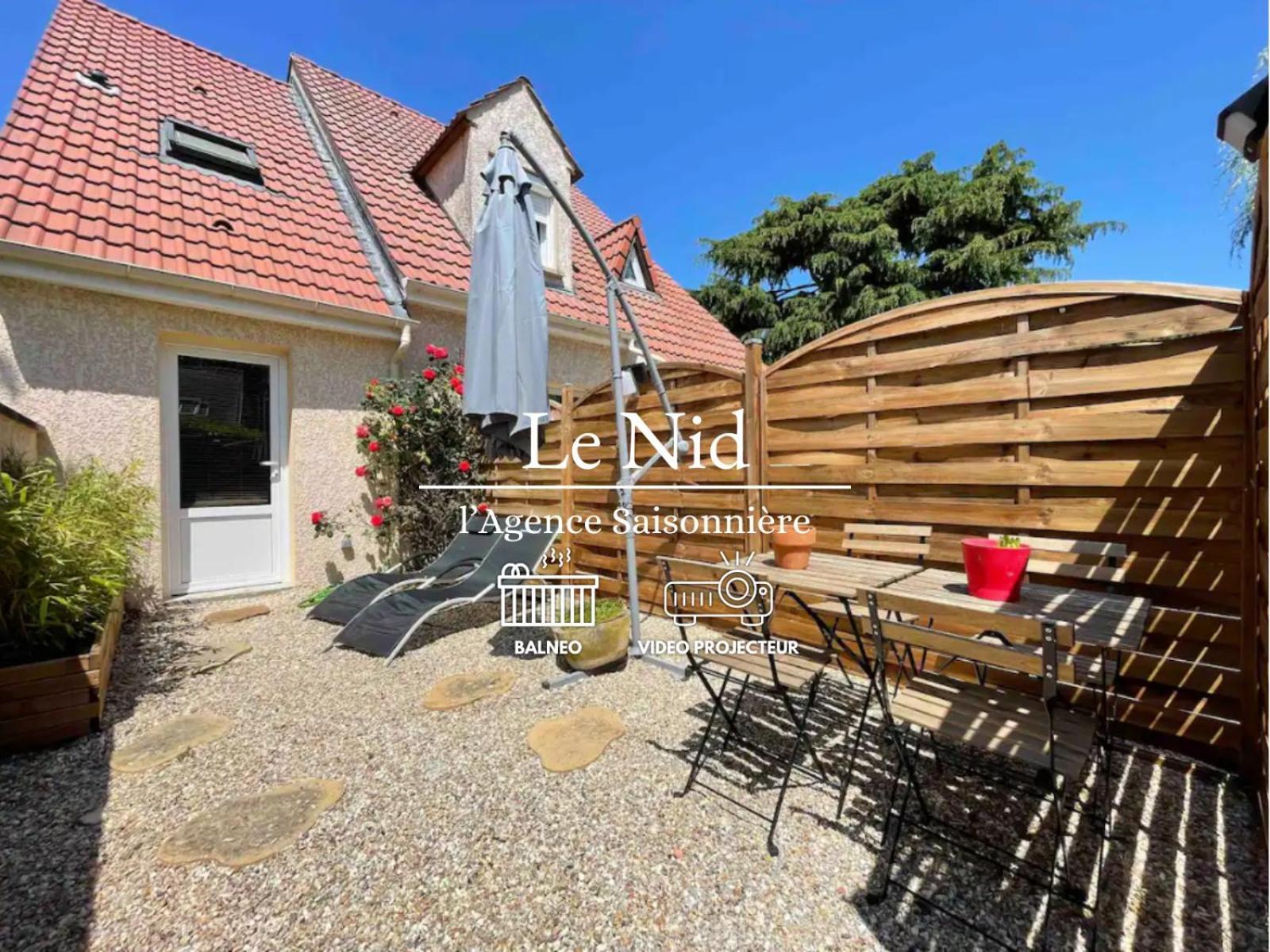 Le Nid - Charmante Petite Maison Avec Balneo * Gambais